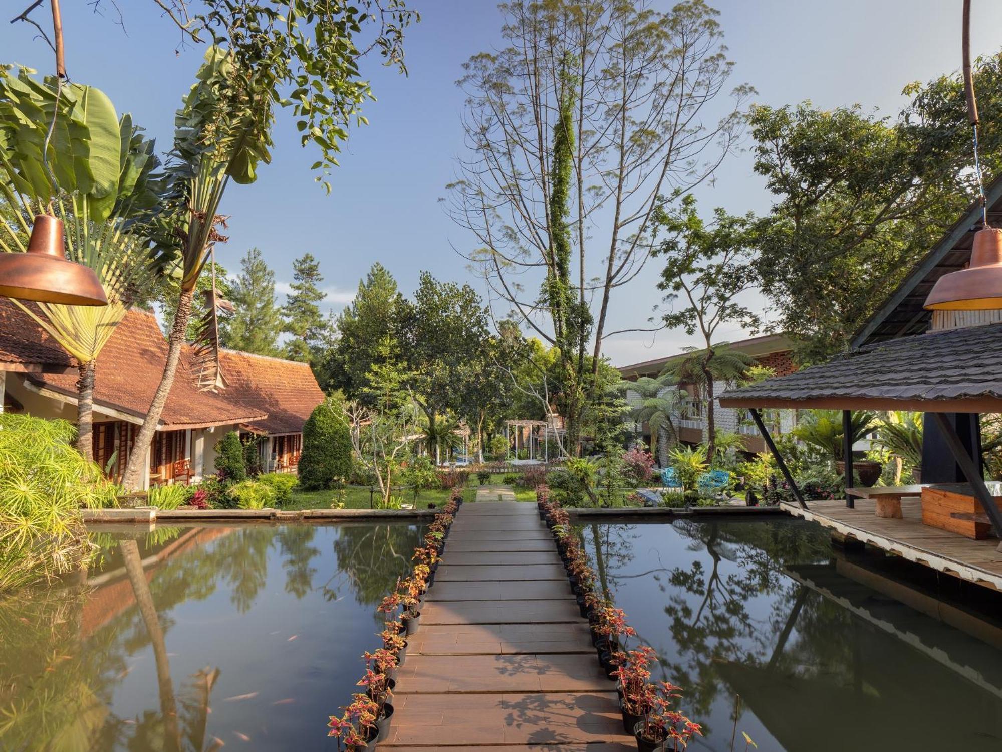 The Village Resort Богор Екстер'єр фото